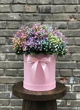 Цветочная композиция из Гипсофила и Розы в шляпной коробке #REPLACE_PRED# Ягодное