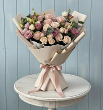 Букет цветов из:  Розы и Лизиантусы в Ягодное