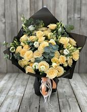 Букет цветов из:  Розы и Лизиантусы #REPLACE_PRED# Ягодное