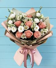 Букет цветов из:  Розы, Альстромерии и Лизиантусы в Ягодное