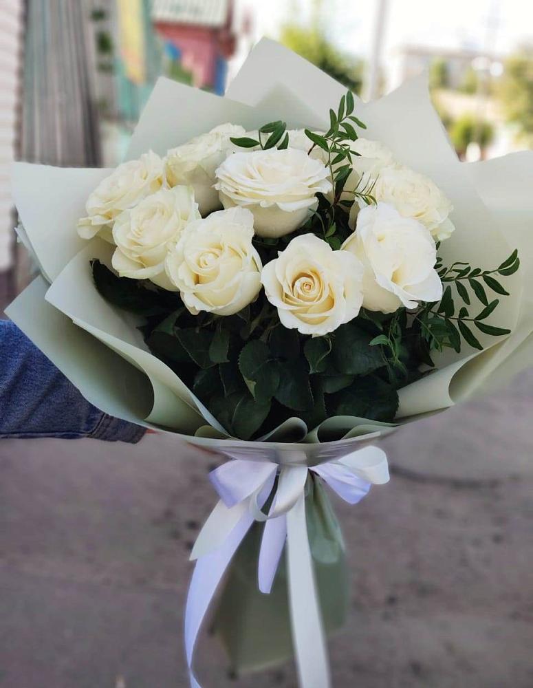 Букет Белые розы Проуд в Ягодное