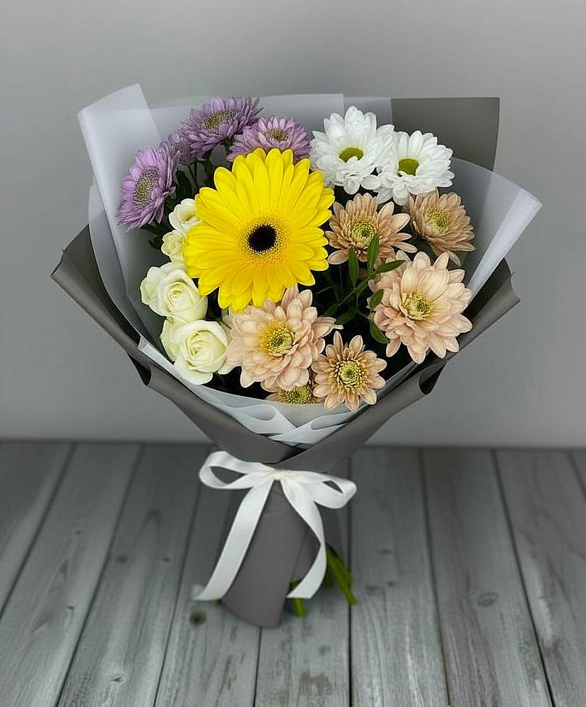 Букет цветов из: Розы, Герберы и Хризантемы в Ягодное