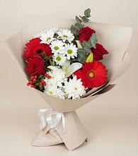 Букет цветов из:  Розы, Хризантемы, Герберы и Лилии в Ягодное