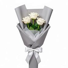 Букет 3 белые розы в Ягодное