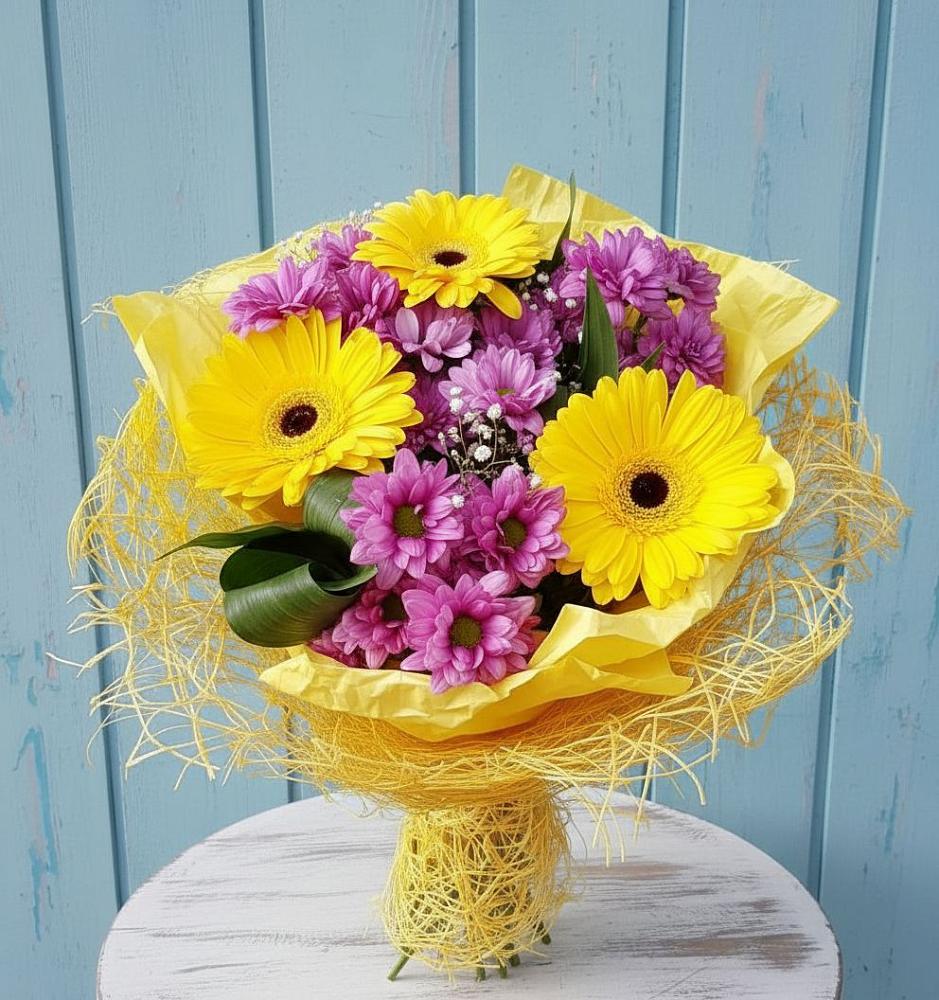 Букет цветов из: Хризантемы и Герберы в Ягодное