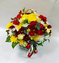 Цветочная композиция из Хризантемы и Розы в корзине в Ягодное