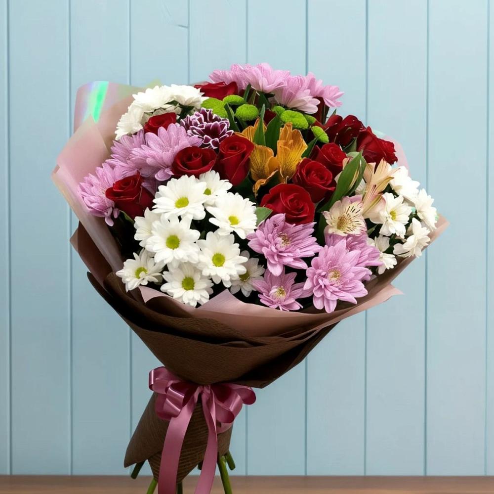 Букет цветов из: Розы, Хризантемы и Альстромерии в Ягодное