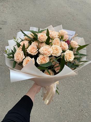 Букет Кремовые розы Латте в Ягодное