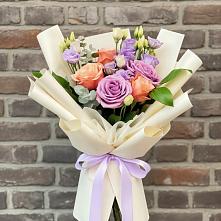 Букет цветов из:  Лизиантусы и Розы #REPLACE_PRED# Ягодное
