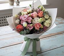 Букет цветов из:  Розы, Лизиантусы и Гвоздики #REPLACE_PRED# Ягодное