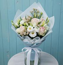 Букет цветов из:  Розы и Лизиантусы в Ягодное
