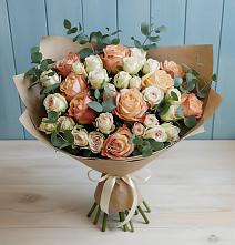 Букет цветов из:  Альстромерии и Розы в Ягодное