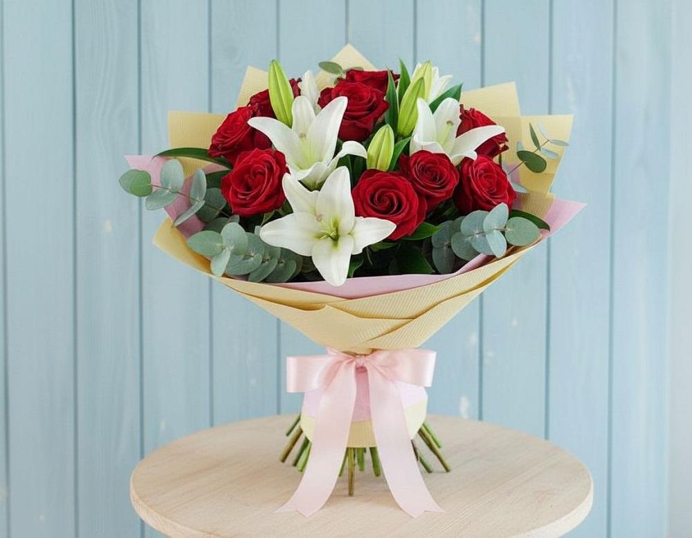 Букет цветов из: Лилии и Розы в Ягодное